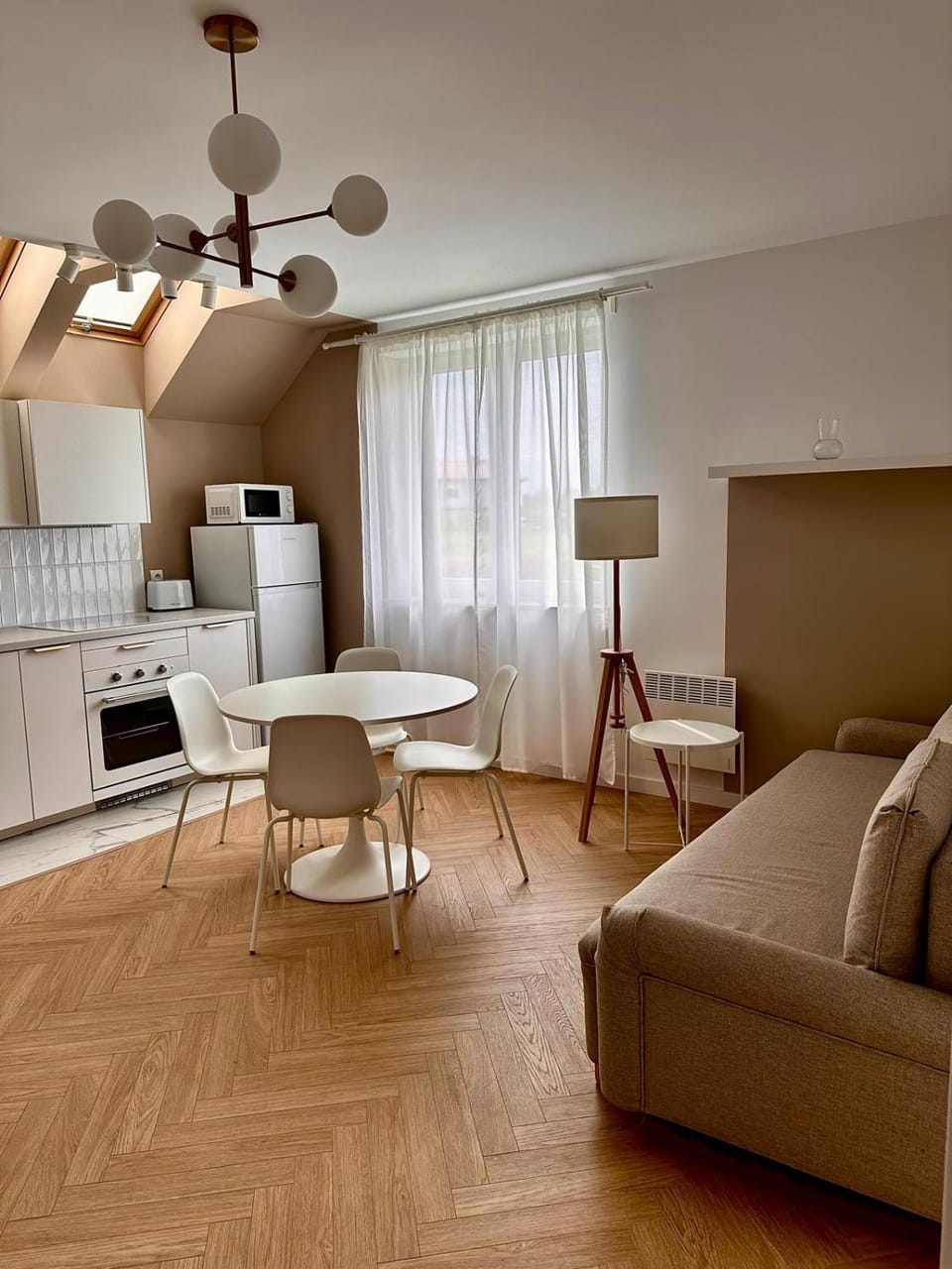 Kitchen or kitchenette, Living room, Seating area, Dining area, pet friendly, stove