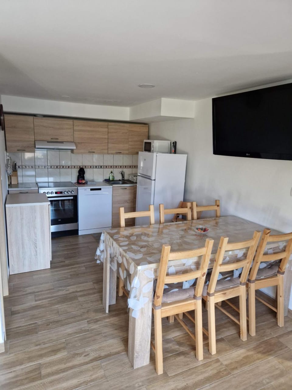 Living room, kitchen