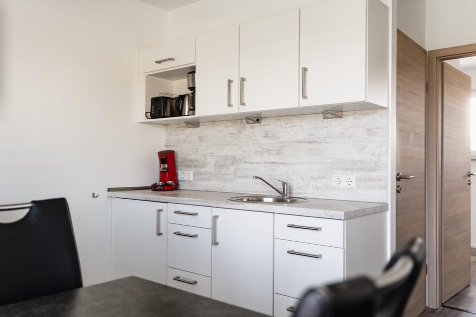 Kitchen or kitchenette, kitchen, kitchen