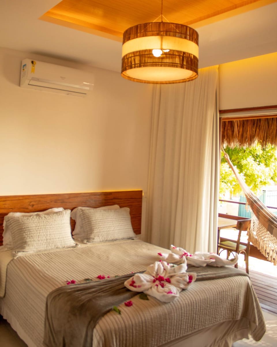 Restaurant/places to eat, Bed, Photo of the whole room, Bedroom, Swimming pool, Breakfast, Parking, minibar, towels, air conditioner
