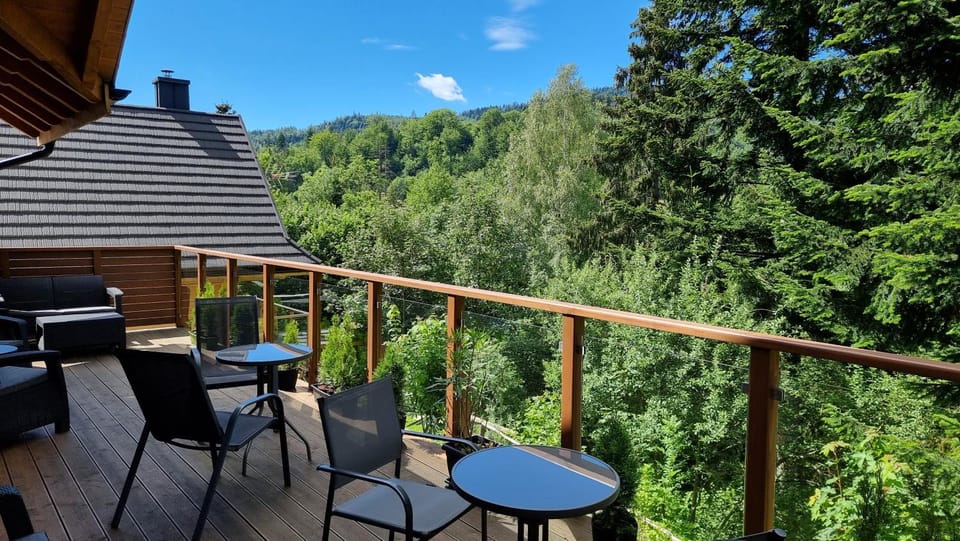 Balcony/Terrace, Dining area, Mountain view, River view