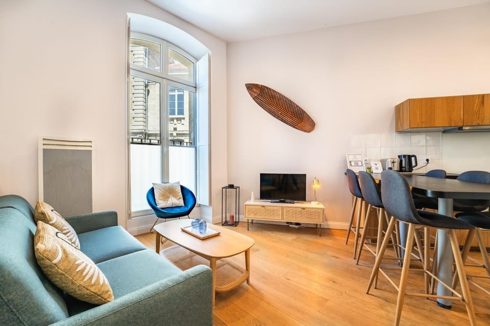 Appartement aux Portes du Jardin Public Apartment in Bordeaux