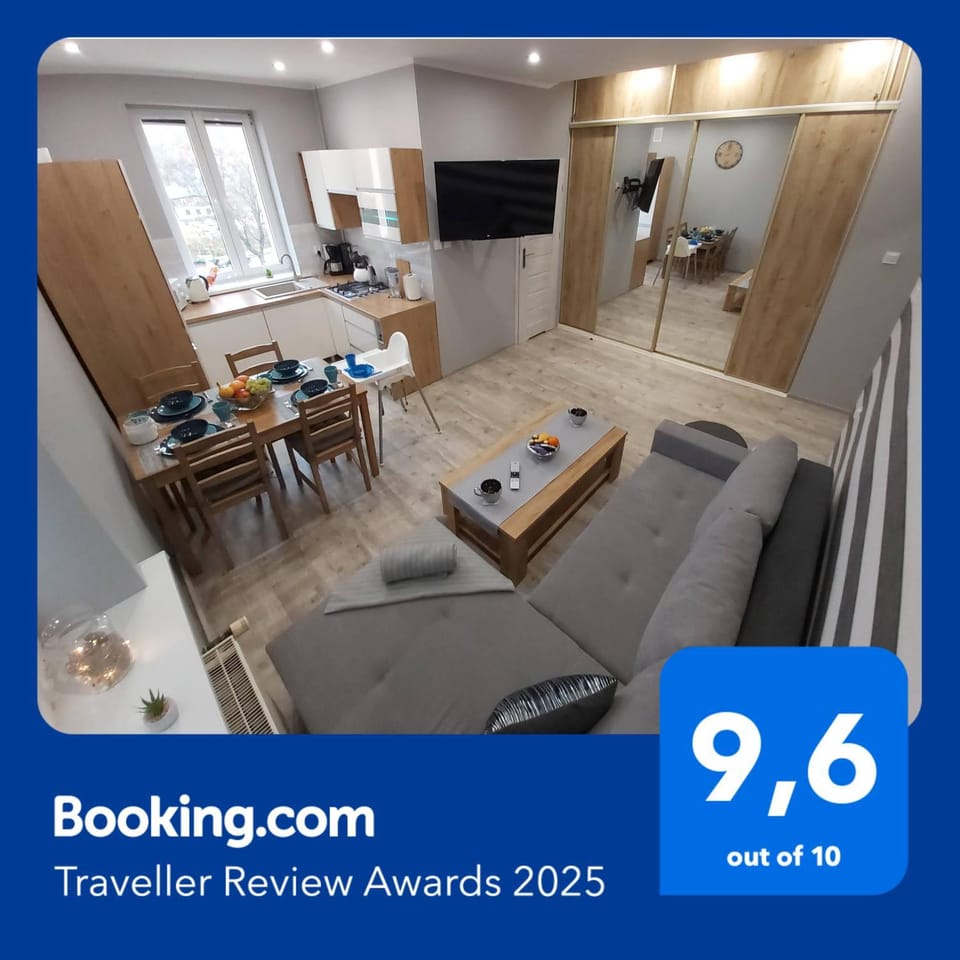 Communal lounge/ TV room, Living room, Seating area, Certificate/Award