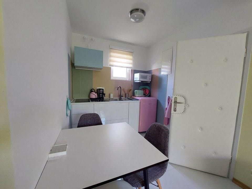 Kitchen or kitchenette, toaster