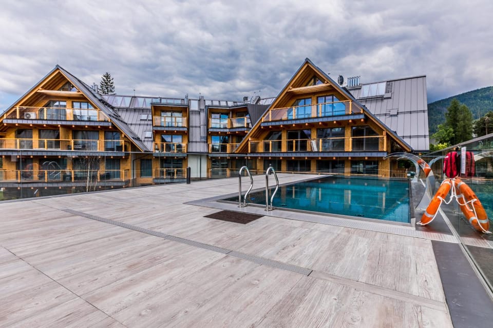Swimming pool, Swimming pool