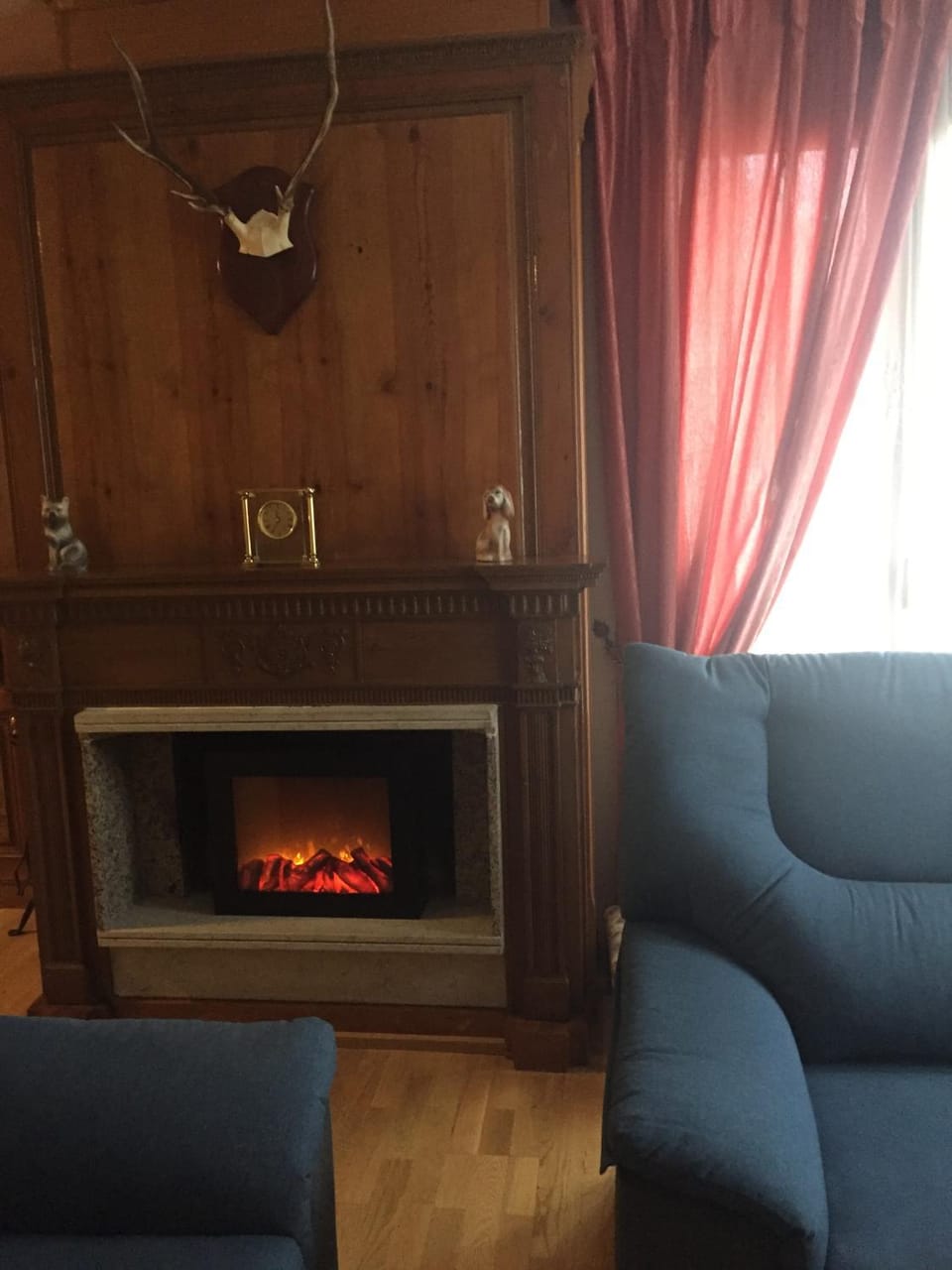 Communal lounge/ TV room, Living room, Seating area