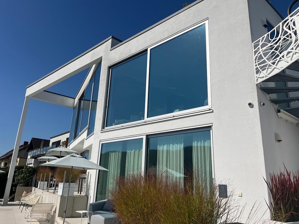 Property building, Day, Balcony/Terrace, Swimming pool, Time of day