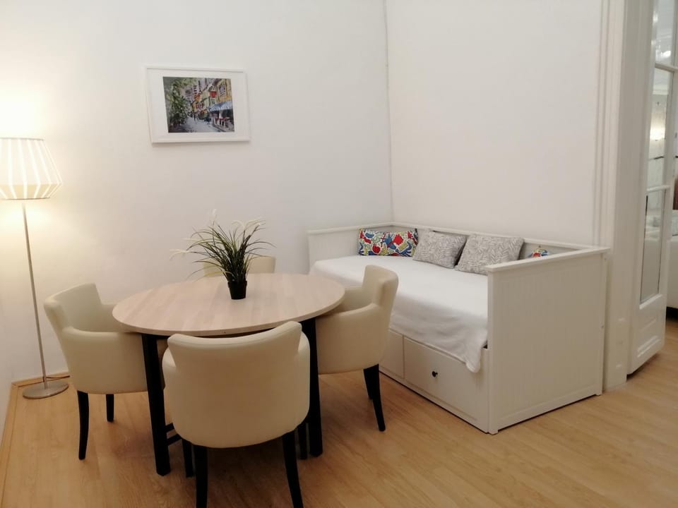 FilinHome Zmaj Jovina Suite Apartment in Novi Sad