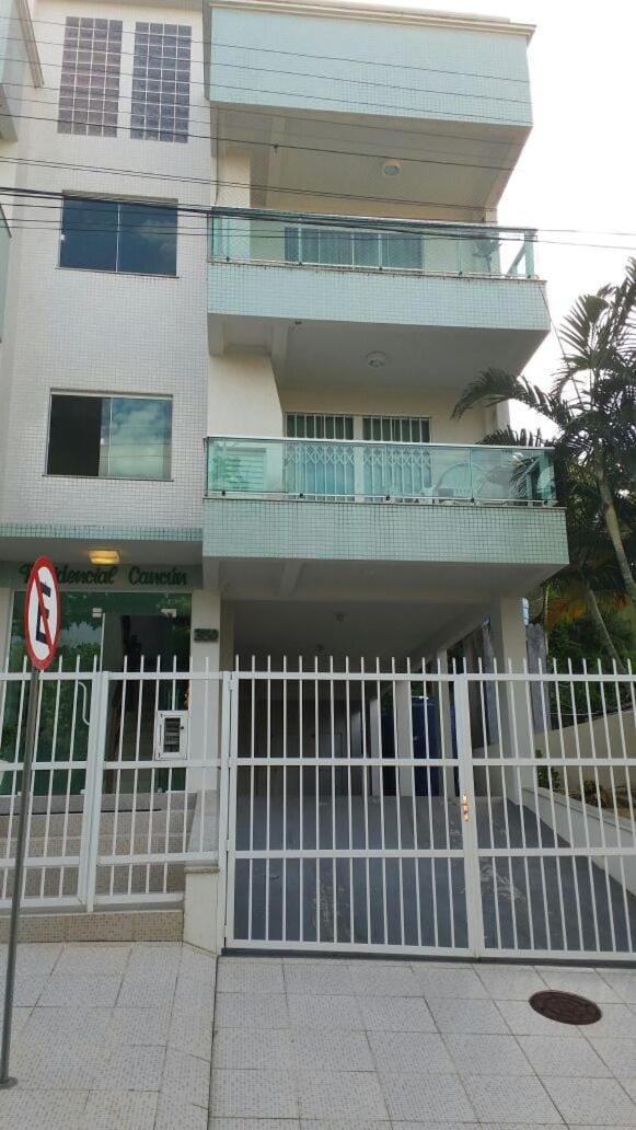 Ap 2 dorm Bombinhas Apartment in Bombinhas