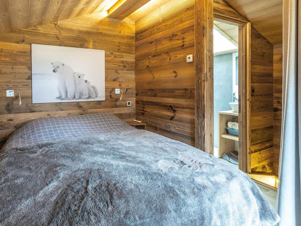Chalet Chaleureux - 1 Ch - 4 Pers - Terrasse - Parking - FR-1-437-75 Chalet in La Clusaz