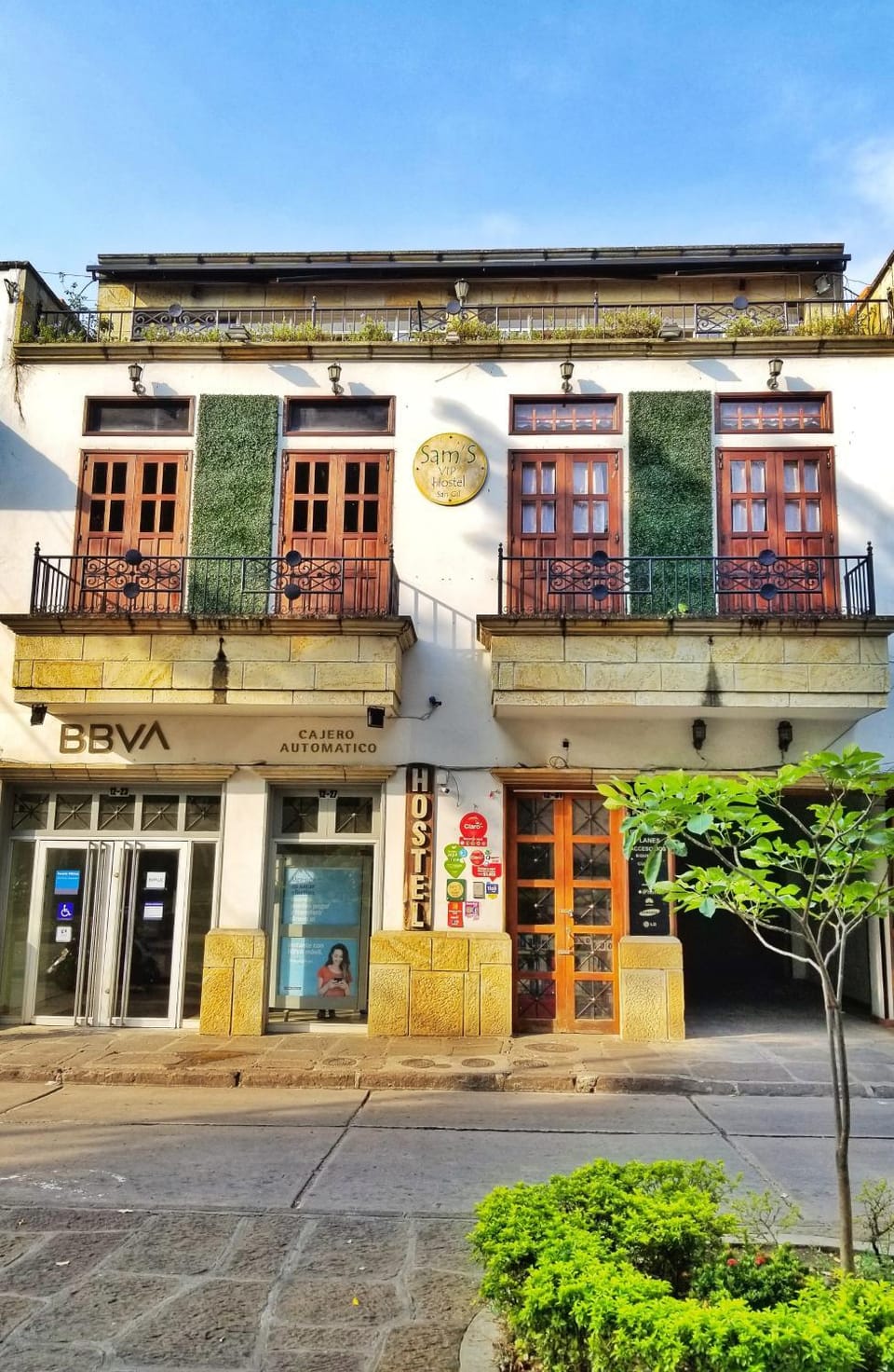 Facade/entrance
