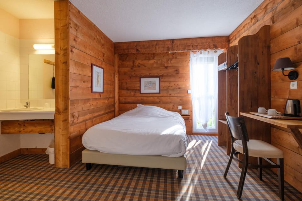 Bed, Photo of the whole room, Bedroom, hair dresser