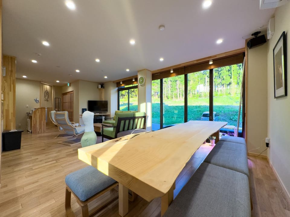 Communal lounge/ TV room, Living room