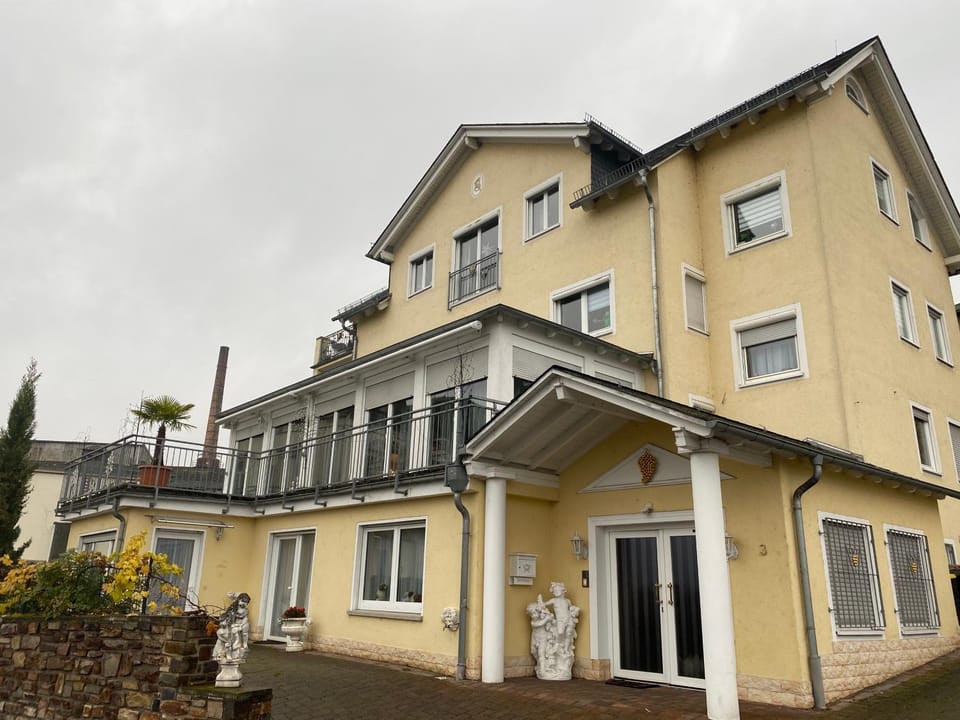 Property building, Facade/entrance