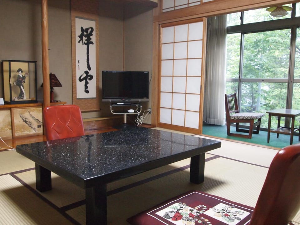 Photo of the whole room, Breakfast