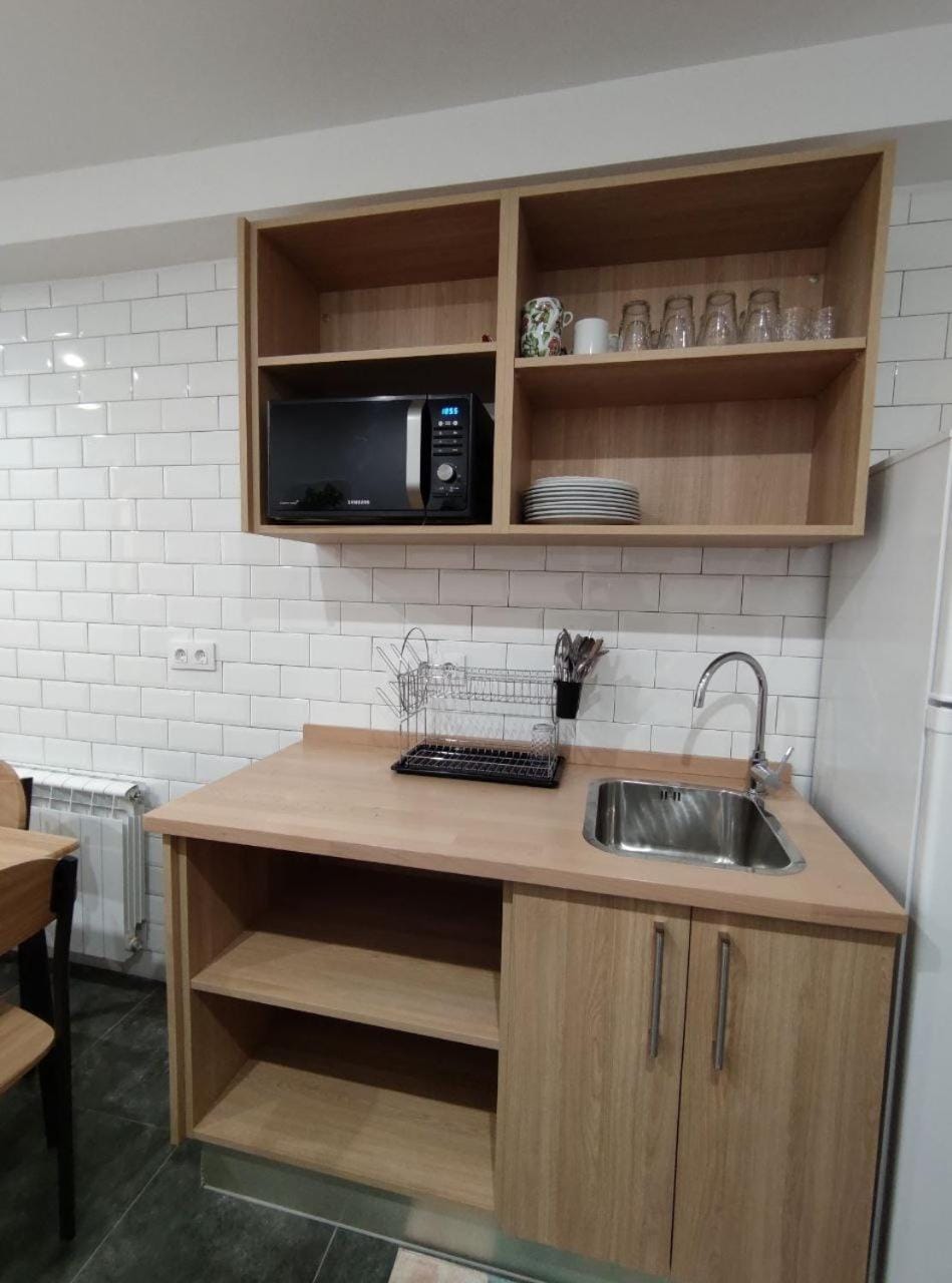 Kitchen or kitchenette, Communal kitchen