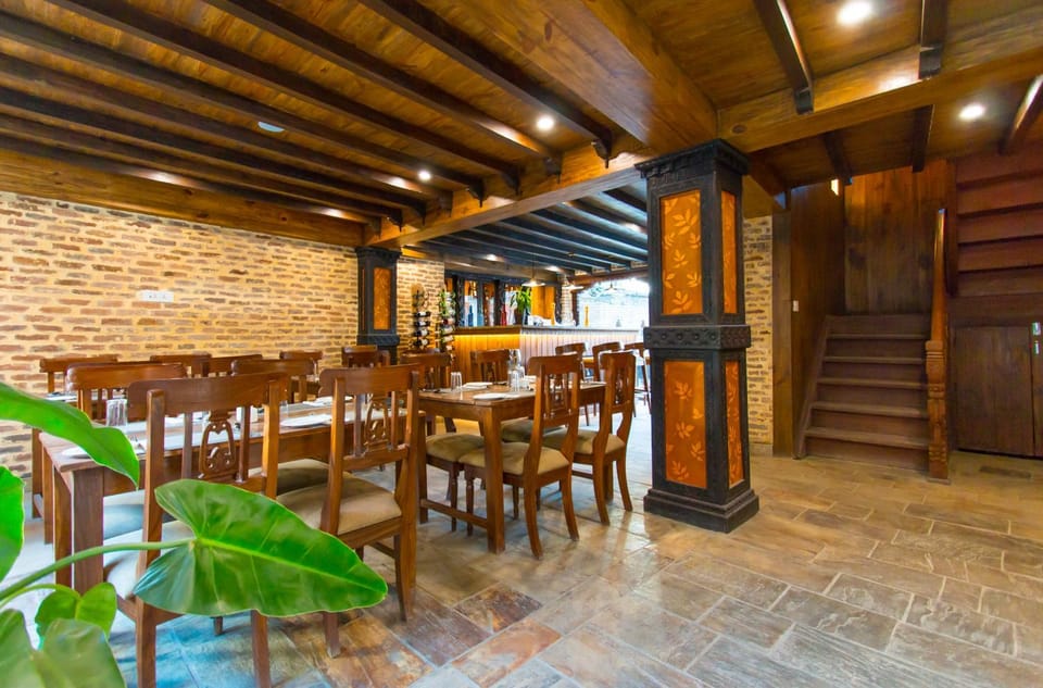 Restaurant/places to eat, Lounge or bar