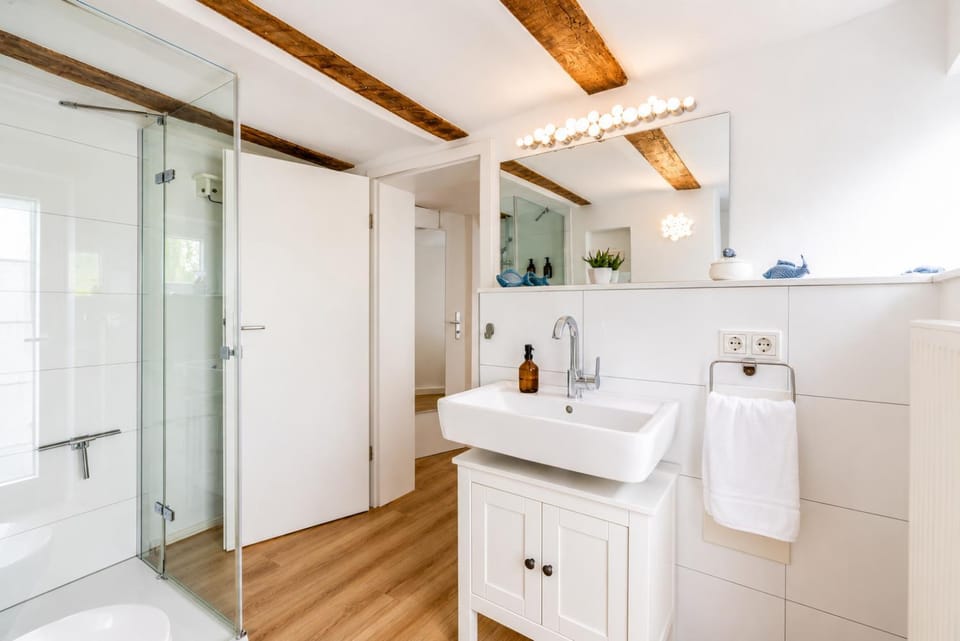 Shower, Bathroom, towels
