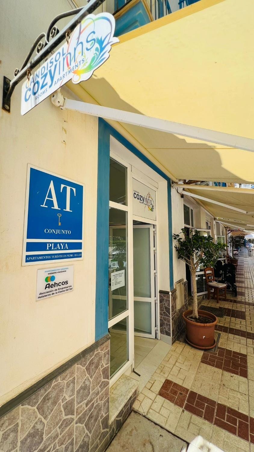 Property logo or sign, Logo/Certificate/Sign, Text overlay, Street view, Certificate/Award