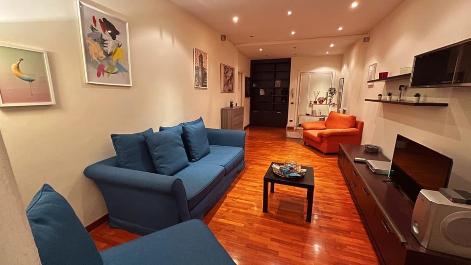 TV and multimedia, Living room, Seating area