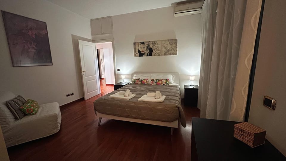 Bed, Photo of the whole room, Bedroom, towels, air conditioner