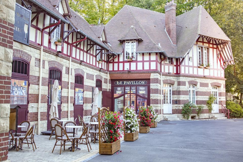 Restaurant/places to eat, View (from property/room), Banquet/Function facilities