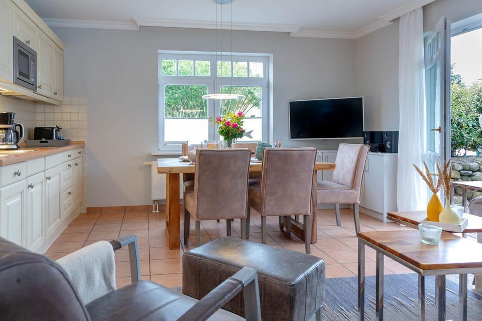 Haus-Berthin-Bleeg-App-2 Apartment in Wenningstedt-Braderup