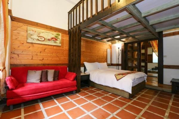 Bedroom, bunk bed
