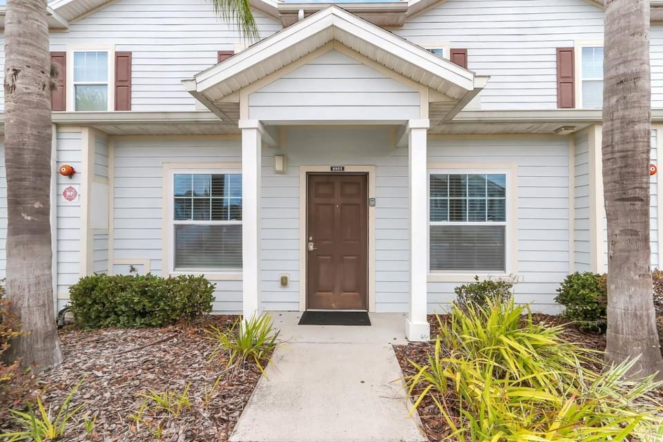 Amazing Townhouse in gated community 10' to Disney! House in Four Corners
