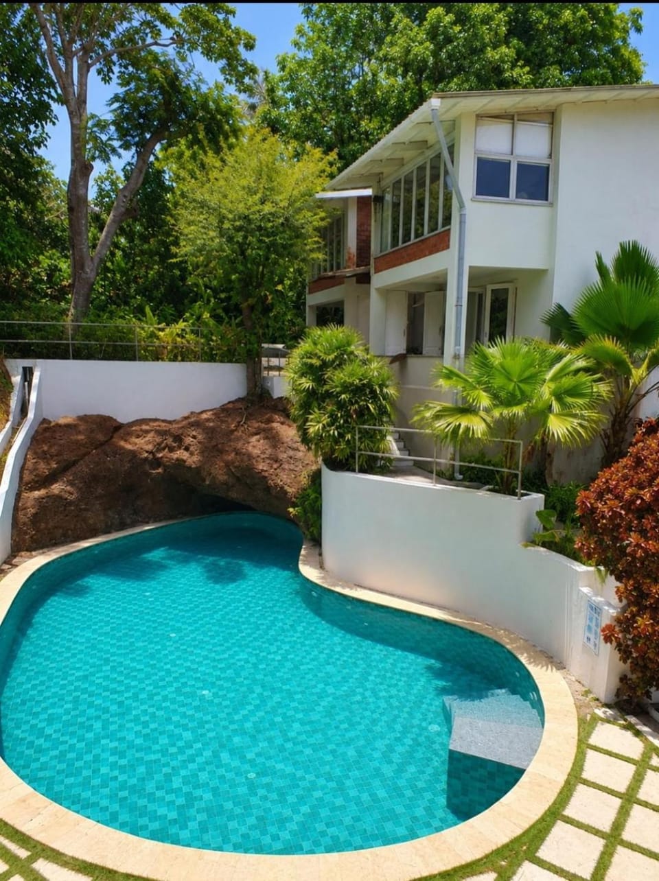 Property building, Swimming pool
