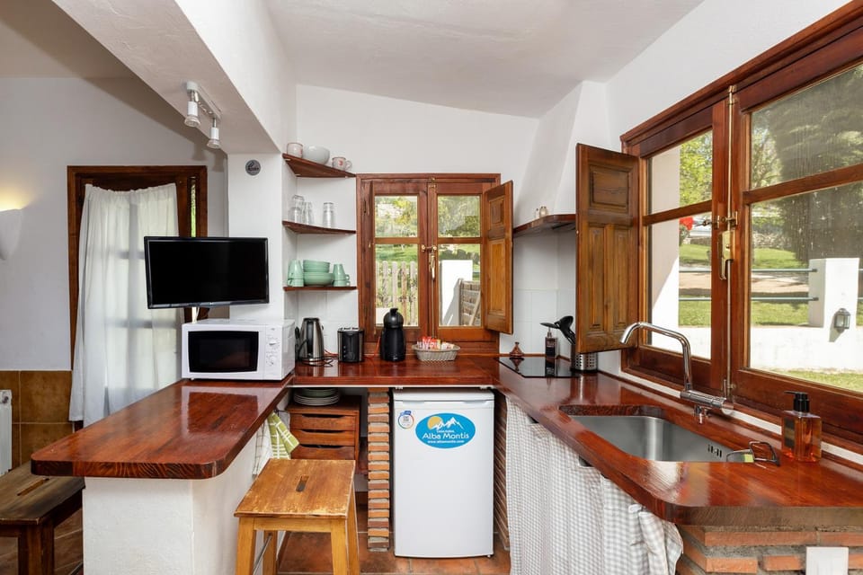 TV and multimedia, Kitchen or kitchenette, stove
