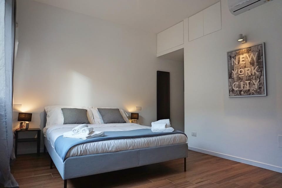 Shower, Bed, Bathroom, Coffee/tea facilities, Kitchen or kitchenette, Living room, Photo of the whole room, Seating area, Bedroom