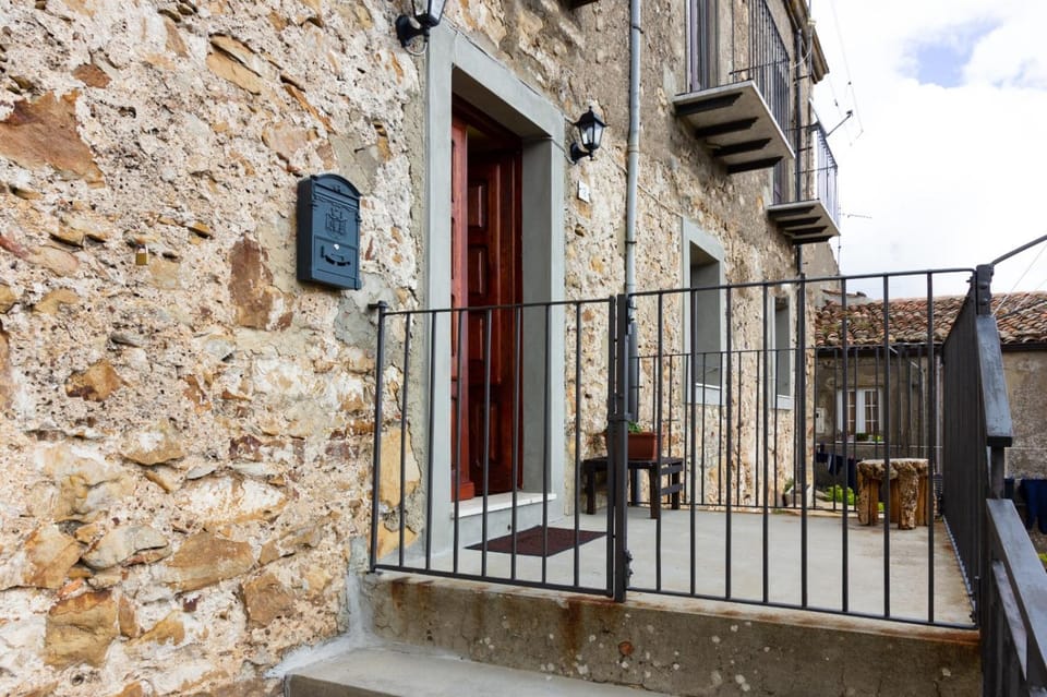 Casa vacanze Ai Valàti CIR 19082-037C20-6280 CIN IT0820-37C284E-SHYWG House in Sicily
