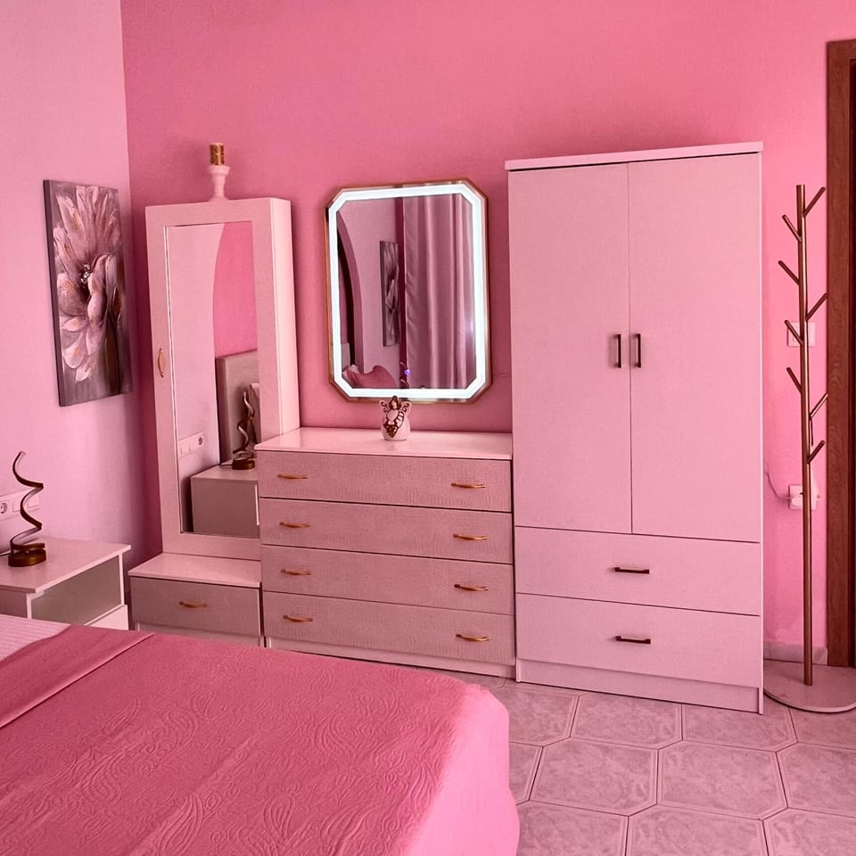 Bedroom, wardrobe