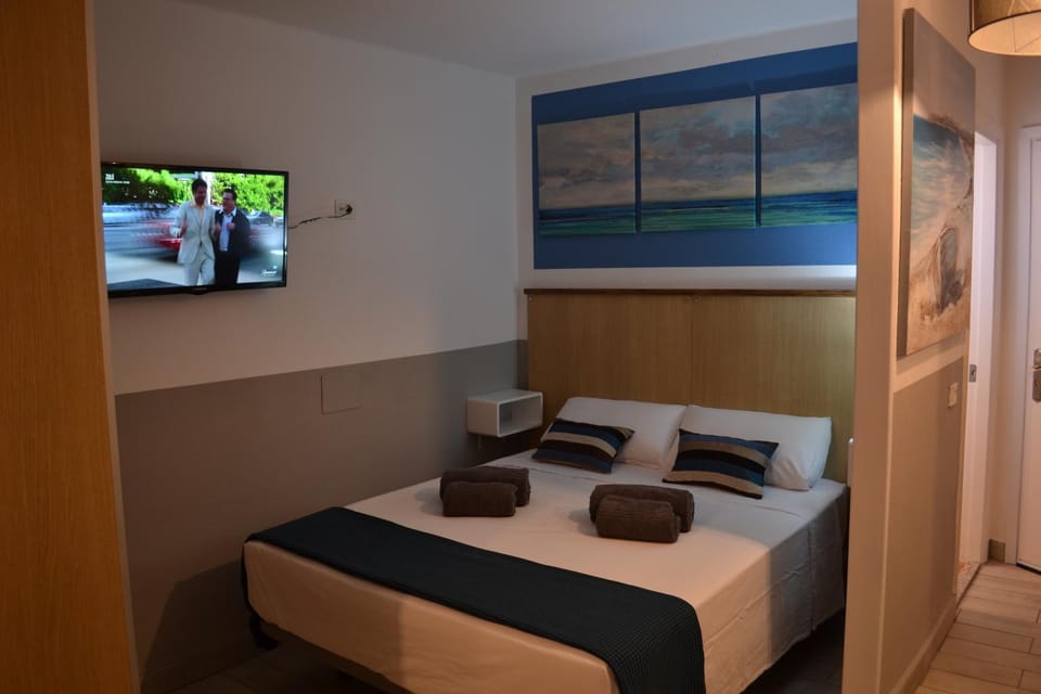 TV and multimedia, Photo of the whole room, Bedroom