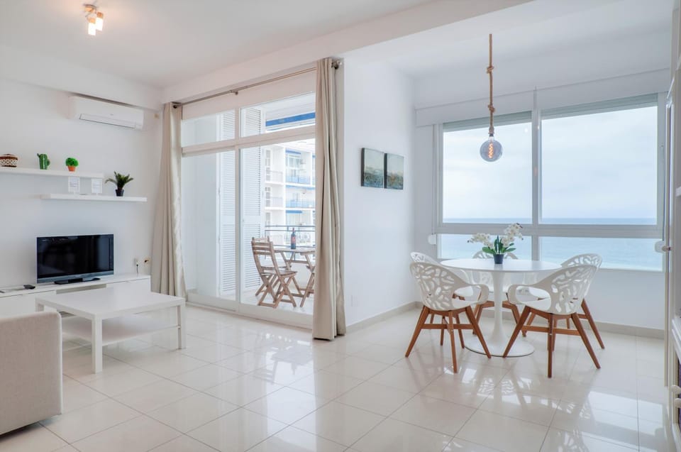 Balcony/Terrace, Living room, Dining area, Sea view