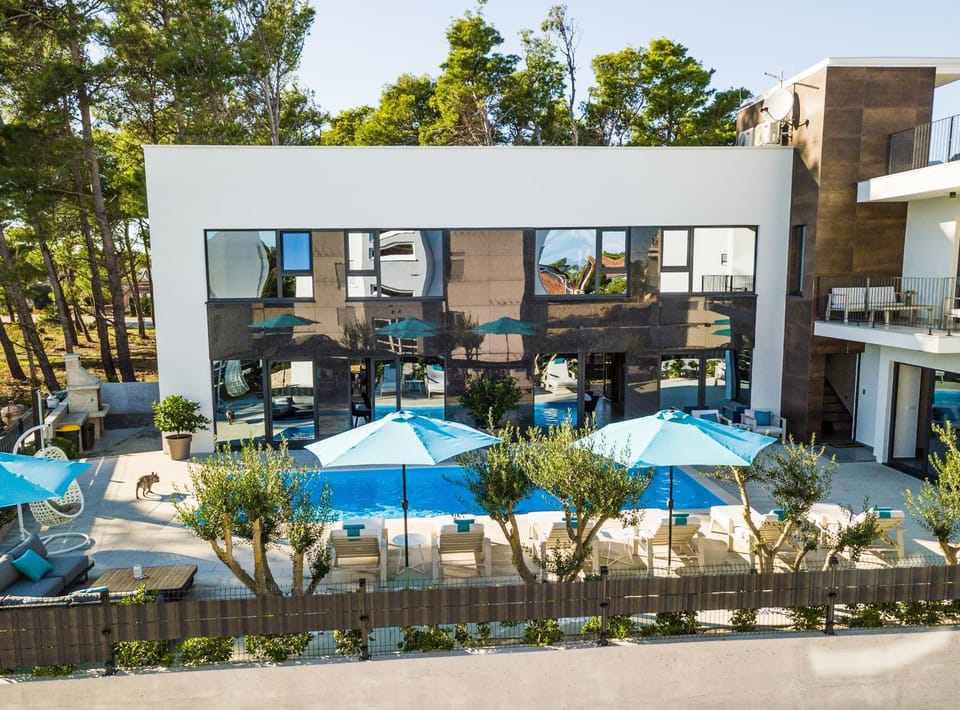 Property building, Swimming pool