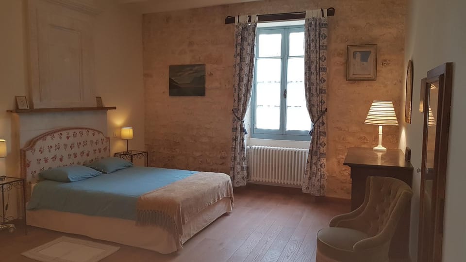 Gite du Château de Pernan House in Nouvelle-Aquitaine