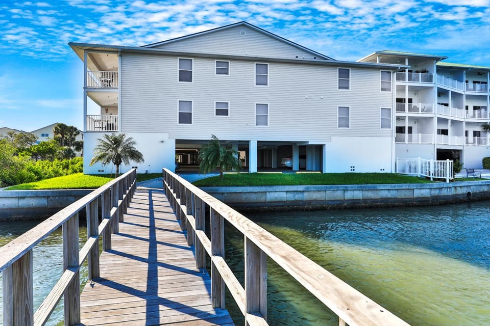 Captain Coves #102 House in Indian Shores