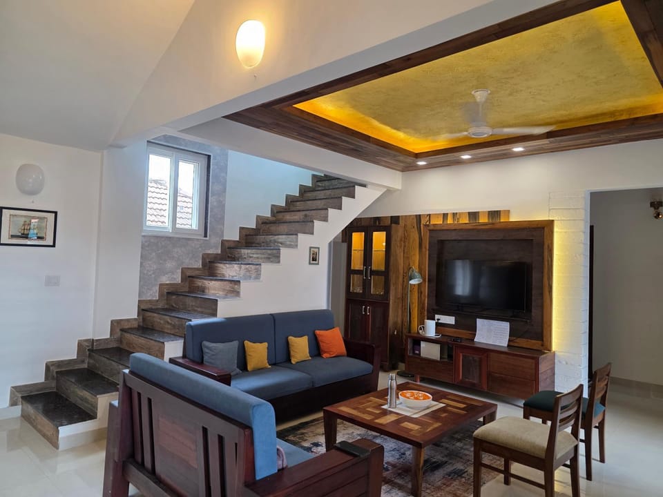 TV and multimedia, Living room, Seating area