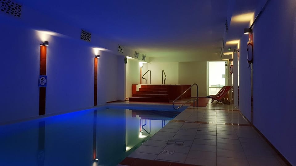 Hot Tub, Swimming pool, Swimming pool