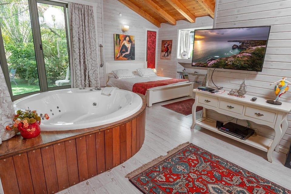 Marom Romance Nature lodge in North District