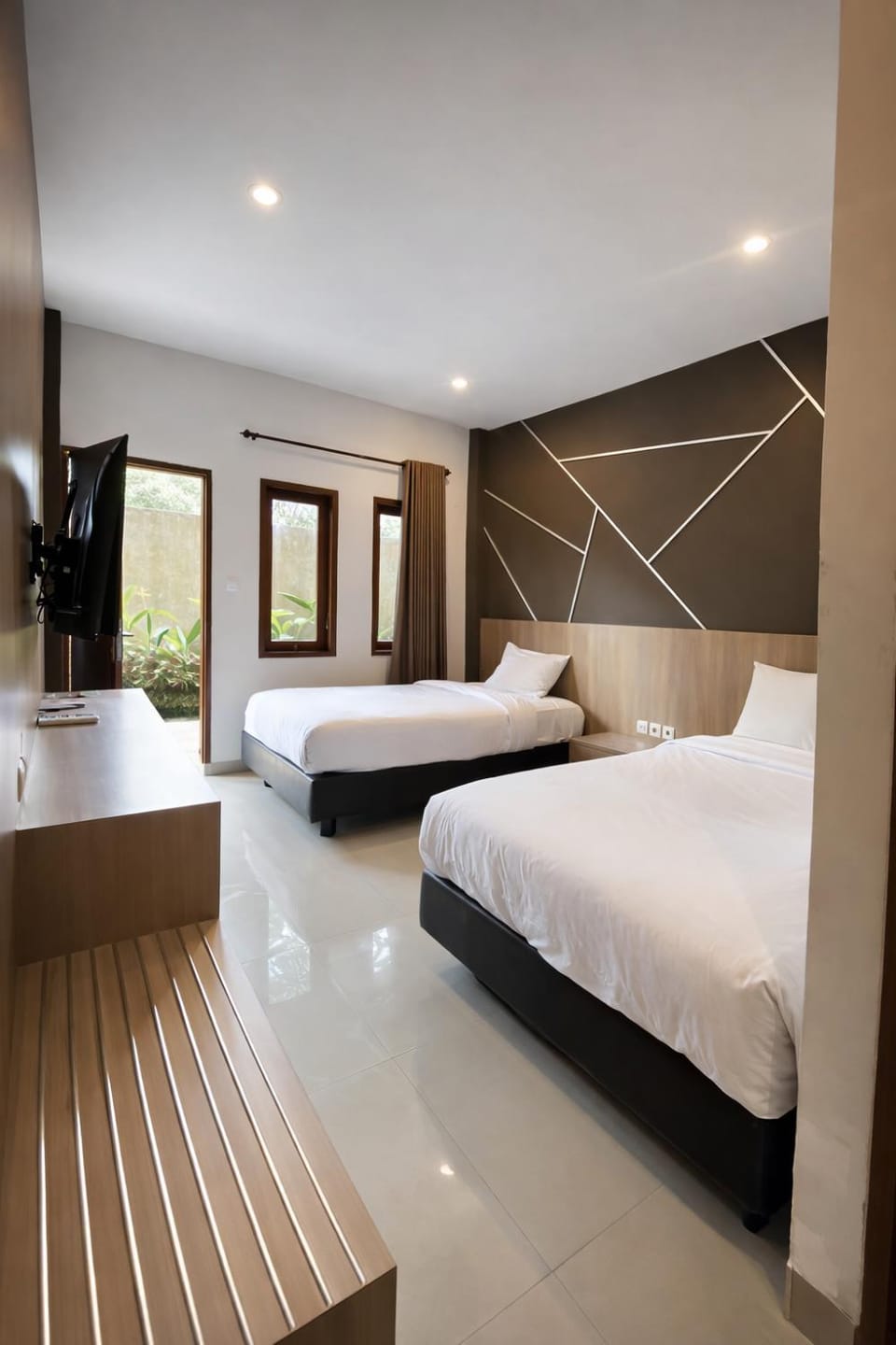 Bed, TV and multimedia, Photo of the whole room, Bedroom