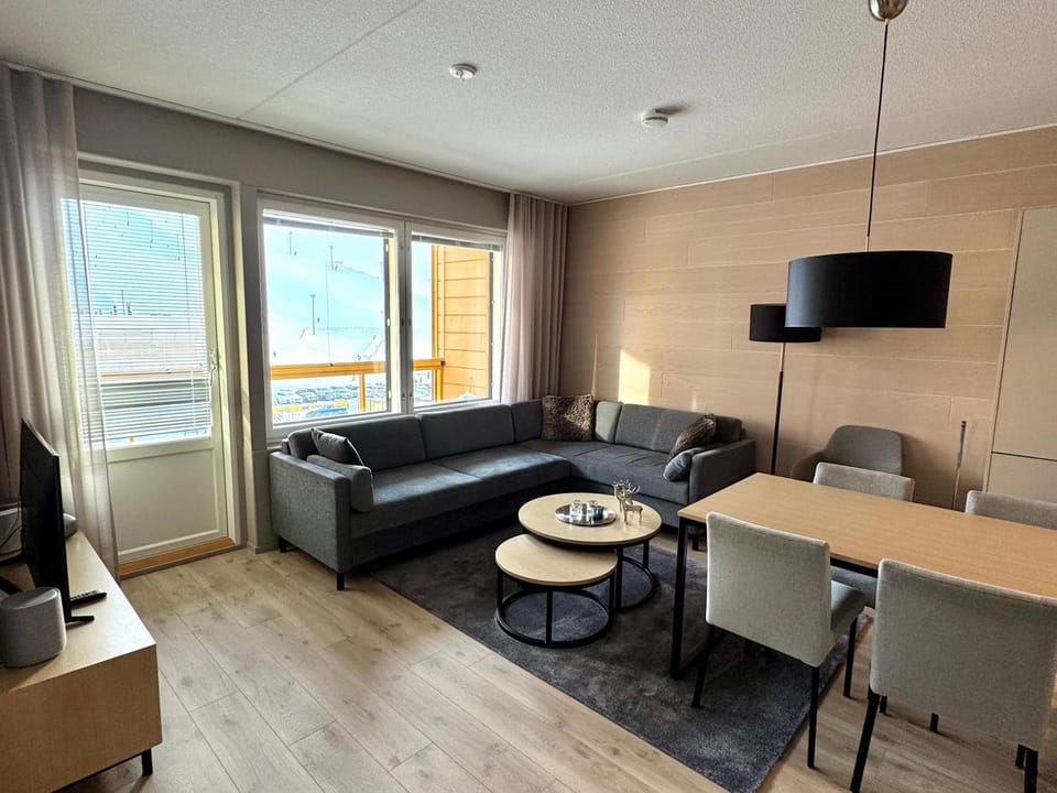Seating area, Dining area