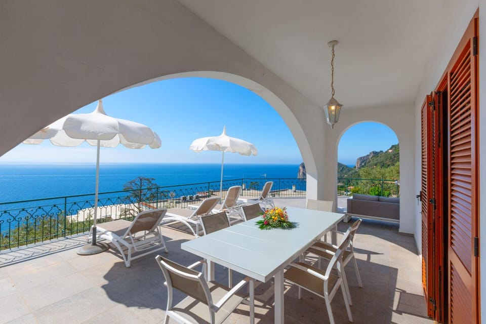 Patio, Natural landscape, View (from property/room), Balcony/Terrace, Seating area, Dining area, Sea view, sunbed