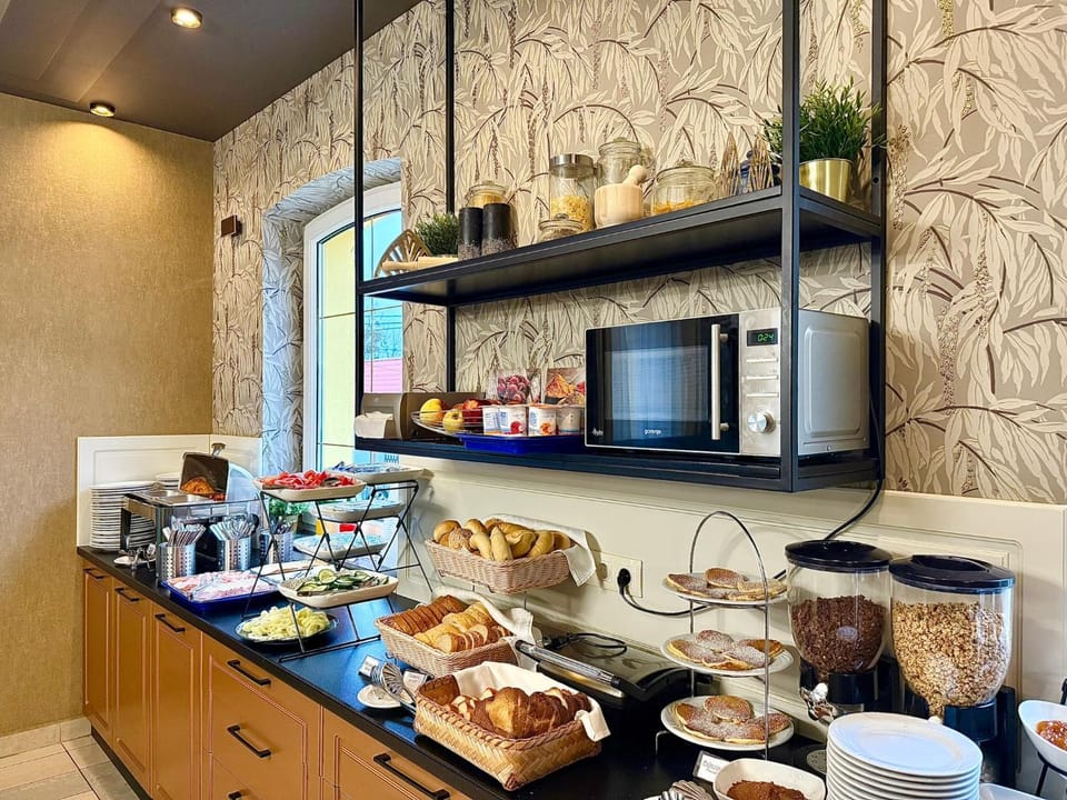 Breakfast, Buffet breakfast