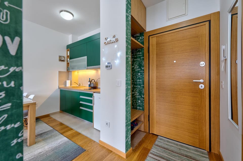 Facade/entrance, Kitchen or kitchenette