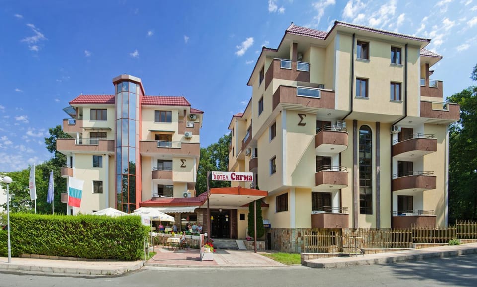 Property building, Facade/entrance