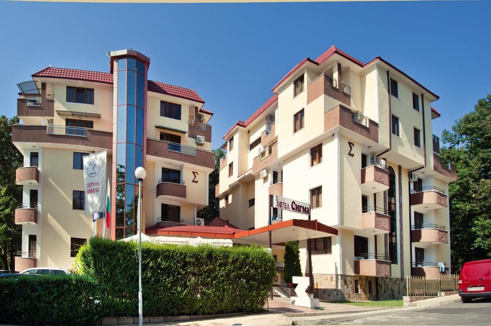 Property building, Facade/entrance