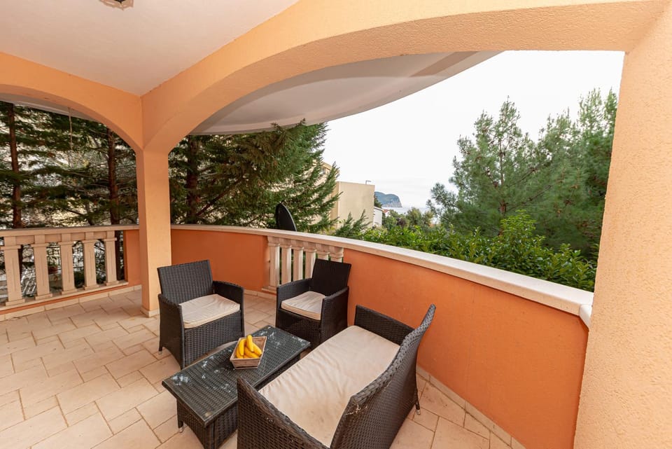 Natural landscape, View (from property/room), Seating area